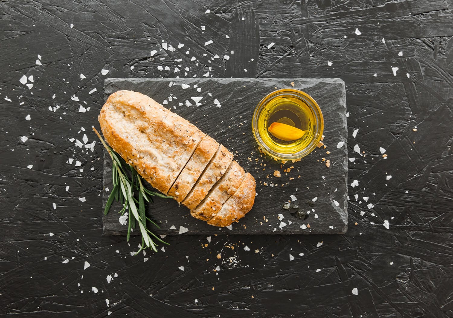 Herbed Focaccia Bread with Olive Oil Drizzle | recipescard.com