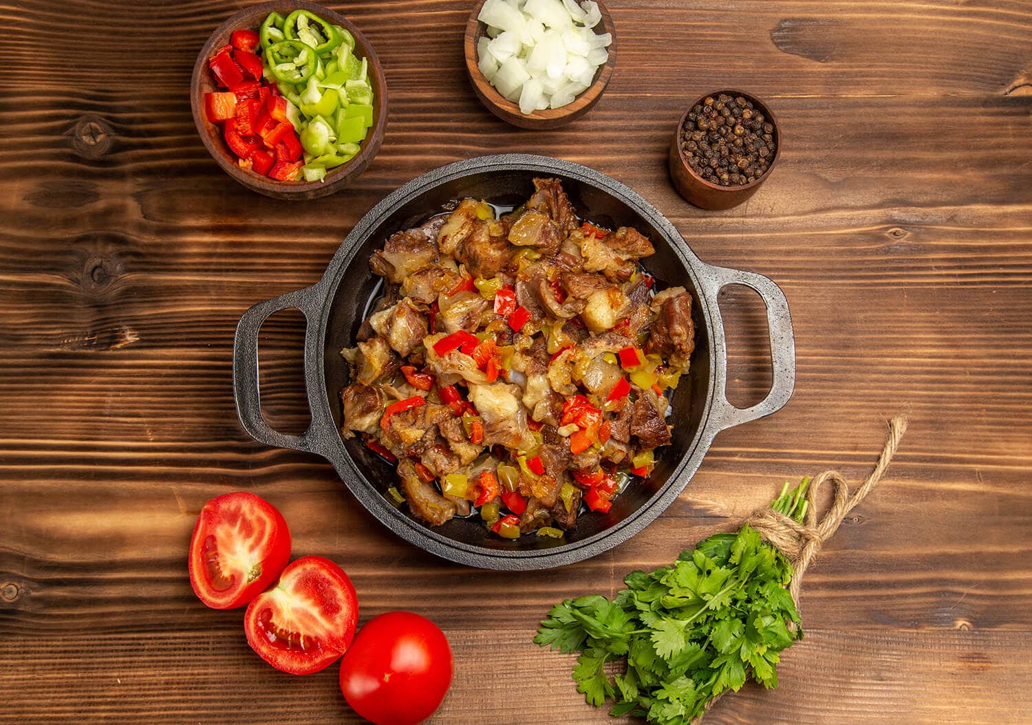 Slow Cooker Beef and Black Bean Chili | recipescard.com